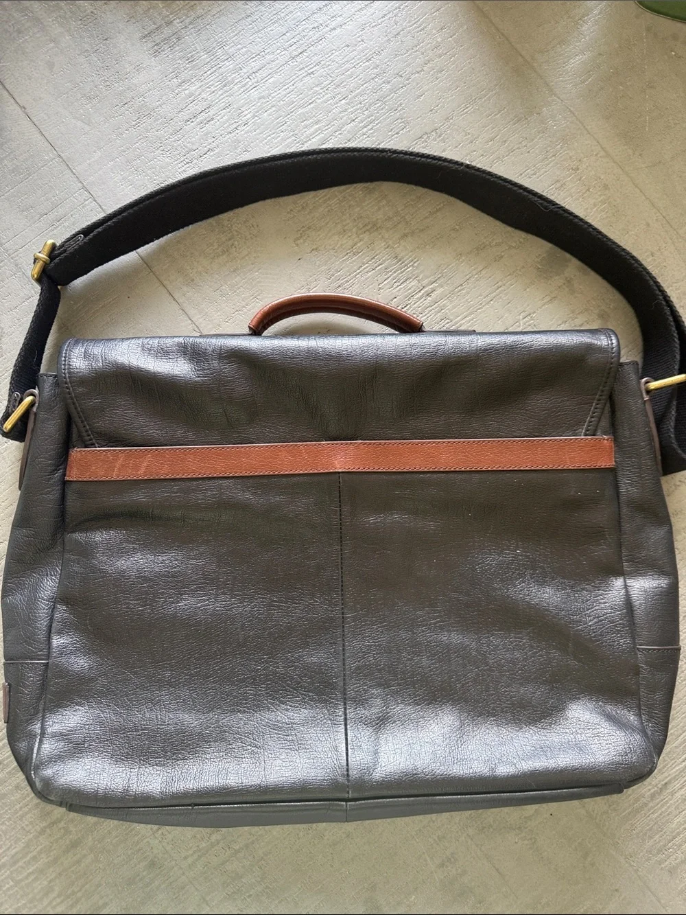 Fossil Black Leather Messenger Bag with Brown Accents